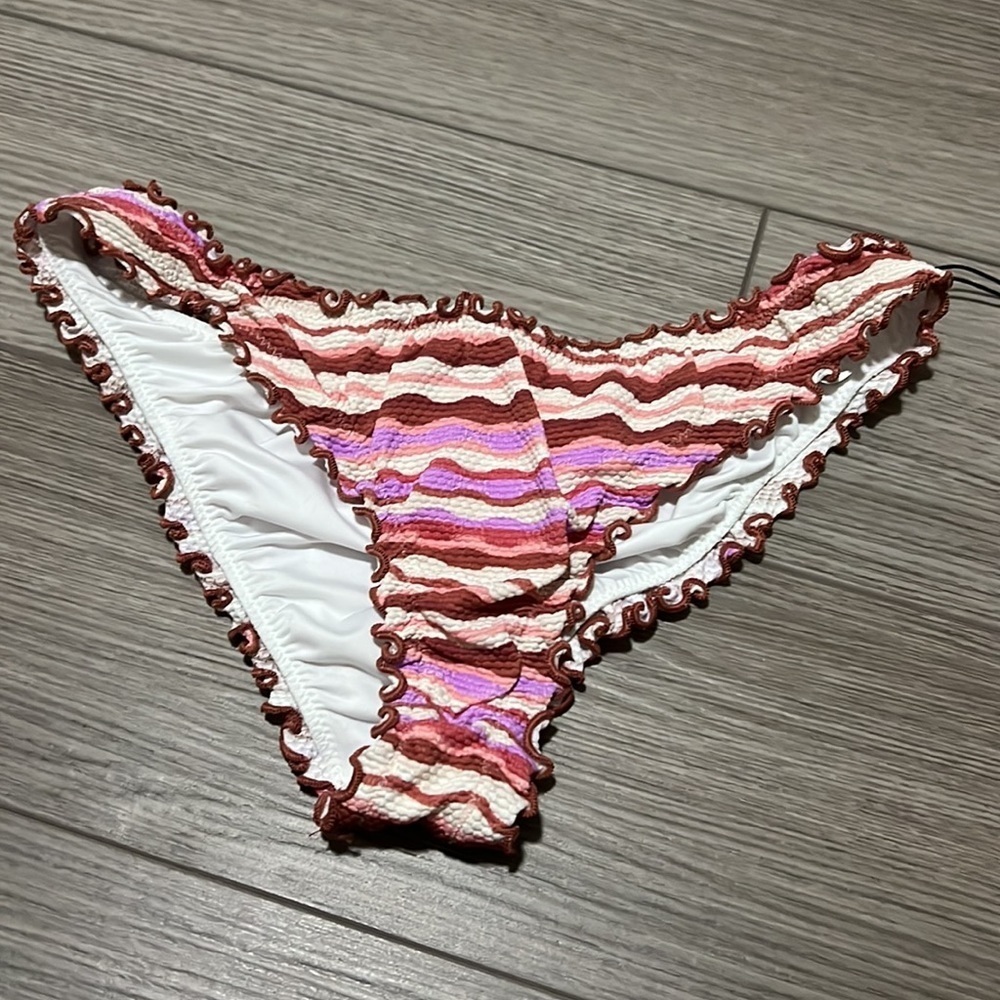 Bikini - Picture 4 of 5